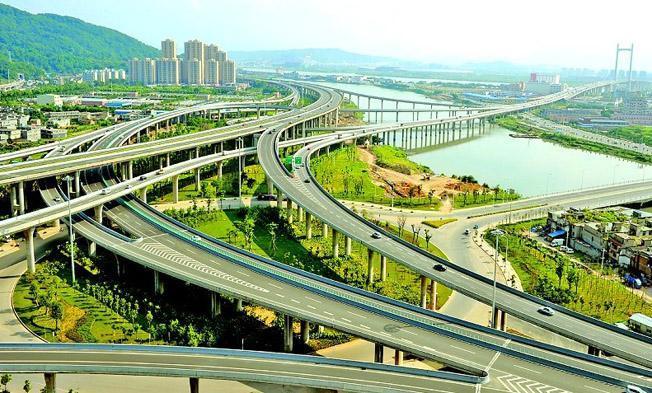未来十年公路建设资金高达19万亿元,燃油附加费可能改为里程税!